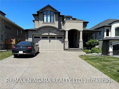 8 Kenmir Avenue, Niagara-on-the-Lake, ON L0S 1J1