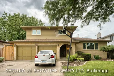 3855 Borrelli Drive, Windsor, ON N9G 2H7