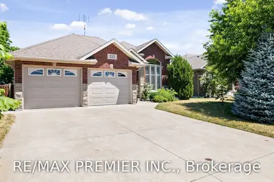 222 Dieppe Crescent, Kingsville, ON N9Y 4B9