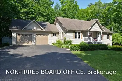 24 EAST BEEHIVE Road, Kawartha Lakes, ON K0M 1A0