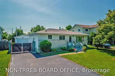 10 PIONEER VILLAGE Crescent, Thorold, ON L2V 4J8