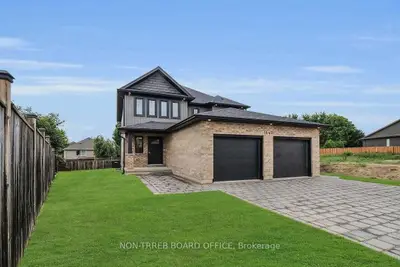 1640 BEAVERBROOK Avenue, London North, ON N6H 0E3