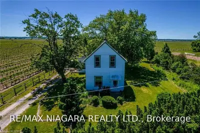 587 CARLTON Street, Niagara-on-the-Lake, ON L0S 1J0