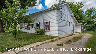 22 Ontario Street E, Brantford, ON N3S 2B9