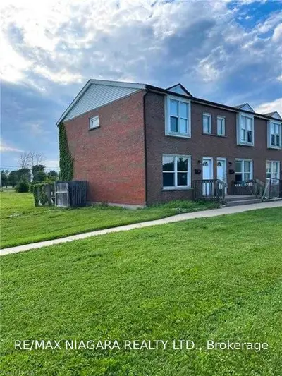 254 BERTIE Street 4, Fort Erie, ON L2A 1Z6