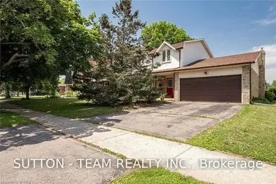 4 Deerpark Avenue, Brantford, ON N3R 6H4