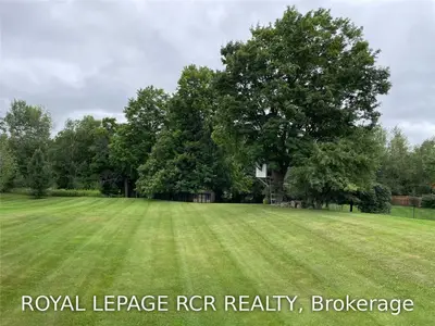 8 Rayburn Meadows, East Garafraxa, ON L9W 7E7
