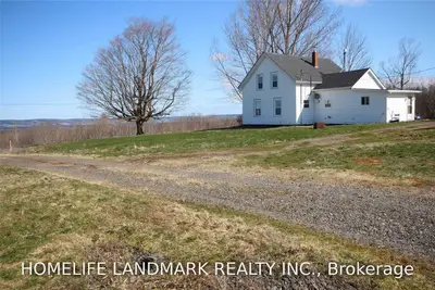 204 East Torbrook Road, Out of Area, ON B0P 1W0
