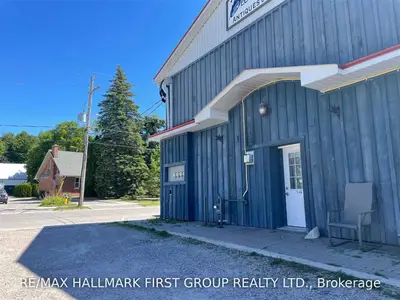 14 Francis Street E A, Kawartha Lakes, On K9a 4j7
