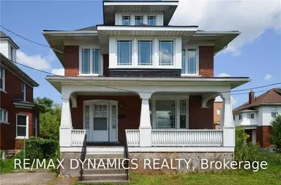 4841 Stamford Street, Niagara Falls, ON L2E 1L9