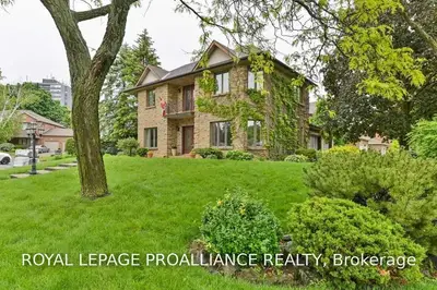 7 APPLEWOOD Court, Quinte West, ON K8V 6J3