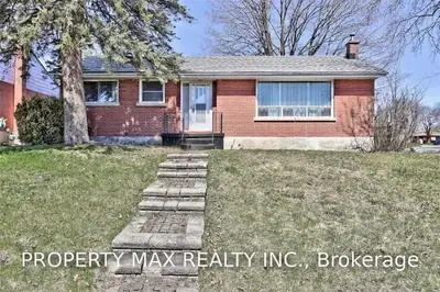 3 MANOR Drive, Brockville, ON K6V 3E5