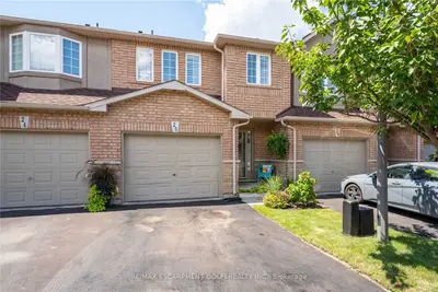 163 Livingston Avenue 25, Grimsby, ON L3M 5S8