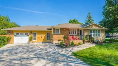 2 Castlewood Street, St. Catharines, ON L2T 1Y7
