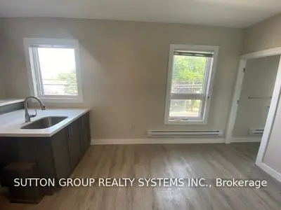 161 Wellington Street N 204, Hamilton, ON L8R 1N4