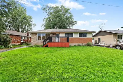 8427 PARKWAY Drive, Niagara Falls, ON L2G 6W8
