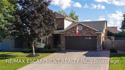 8 Douglas Drive, Haldimand, ON N3W 1G5