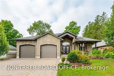 126 North Queen Street, Centre Wellington, On N0b 1s0