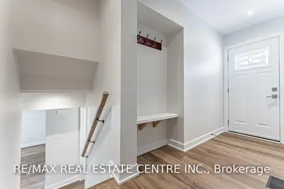 19 Argyle Court Lower, Welland, ON L3C 6J1
