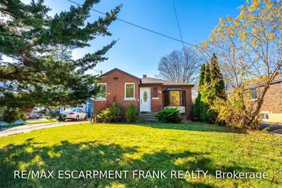88 Fiddler's Green Road, Hamilton, ON L9G 1W3