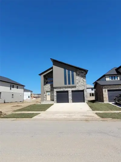 236 Middleton Avenue, London South, ON N6L 0E9