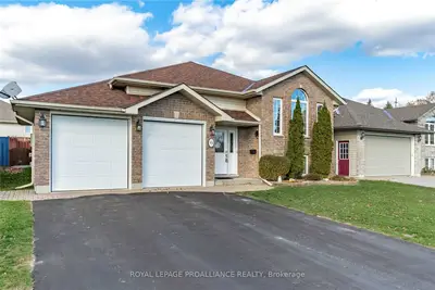 15 BELLYOU Lane, Quinte West, ON K8V 6W3