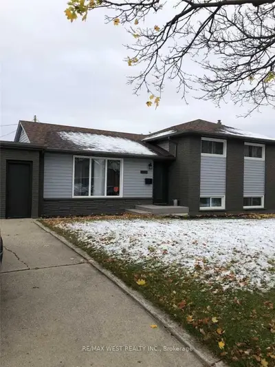1026 Eagle Drive, London South, ON N5Z 3H5