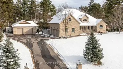 44 Royal Estate Drive, Kawartha Lakes, On L0a 1k0
