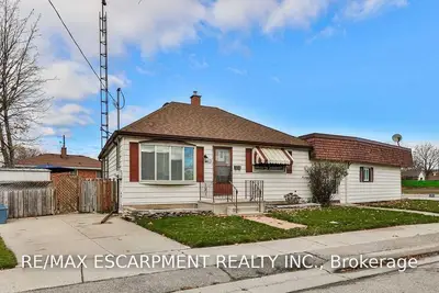49 Tenth Avenue, Brantford, ON N3S 1G3