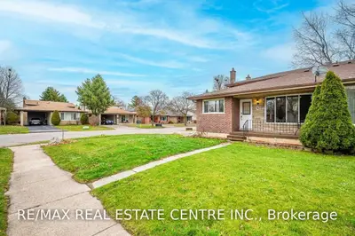 90 Four Seasons Drive, Brantford, ON N3R 7B3