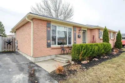 15 Oak Street, Kawartha Lakes, On K9v 5l9