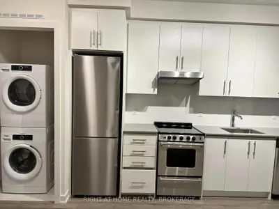212 King William Street 1210, Hamilton, ON L8R 3N9