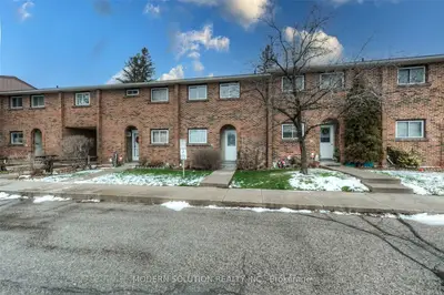 201 Silvercreek Parkway 59, Guelph, ON N1H 3T4