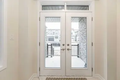 28 Carrie Crescent, Haldimand, ON N3W 1V3