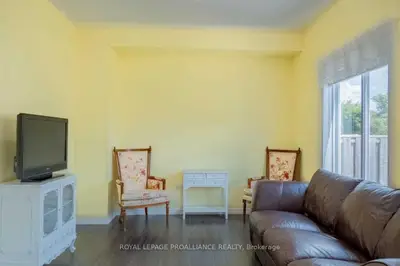 15 NOTTINGHAM Court, Quinte West, ON K8V 0E7