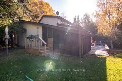 11 King Street, South Bruce Peninsula, On N0h 2t0