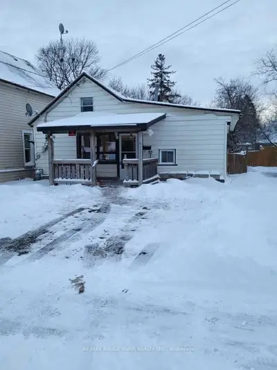 473 Hopkins Avenue, Peterborough, On K9h 2r9