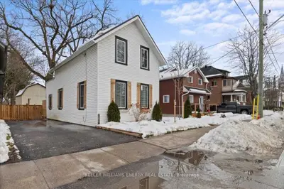 50 Cambridge Street N, Kawartha Lakes, On K9v 4c7