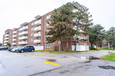 198 Scott Street 102, St. Catharines, ON L2N 5T3