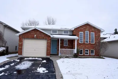 12 Lindsay Drive, Haldimand, ON N3W 2M2