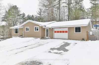 190 5th Conc Rd North, Addington Highlands, ON K0H 1P0