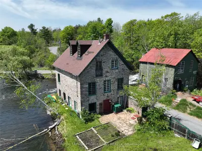 60 Bedford Road, Westport, ON K0G 1X0