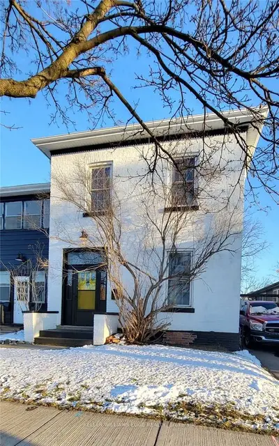 44-1/2 Balfour Street, Brantford, ON N3T 1J4