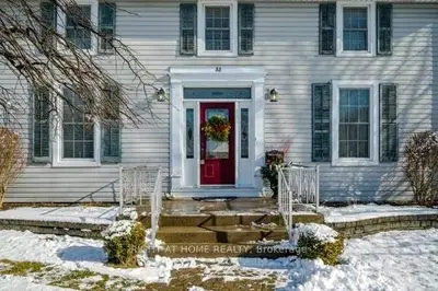 33 Hope Street N, Port Hope, ON L1A 2N4