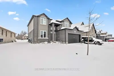 390 Masters Drive, Woodstock, On N4t 0j1
