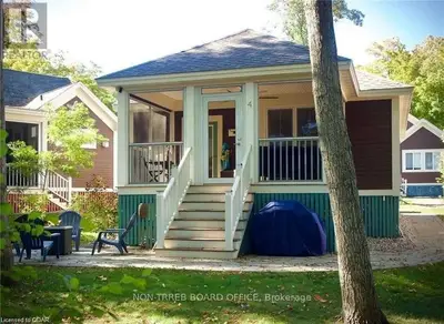 4 Farm View Lane, Prince Edward County, On K0k 1p0