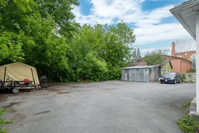 49/51 Bridge Street W, Greater Napanee, ON K7R 2C4