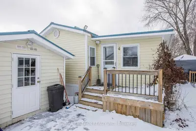 4 Hillcrest Drive, Otonabee-south Monaghan, On K0l 2g0