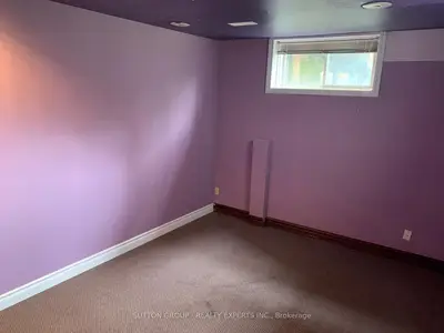 7 RANKO Court, Hamilton, ON L8T 4Z9