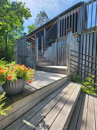 823 Mackie Bay Road, Addington Highlands, ON K0L 1W0